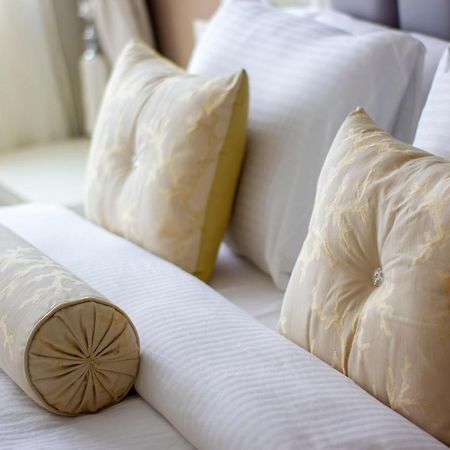 Suita Hotel Yaounde Bagian luar foto