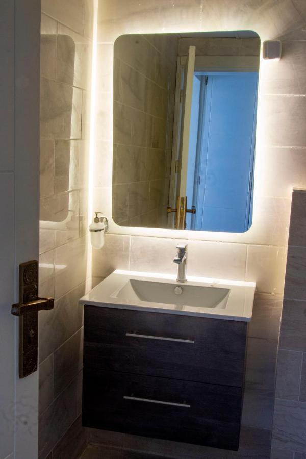 Suita Hotel Yaounde Bagian luar foto