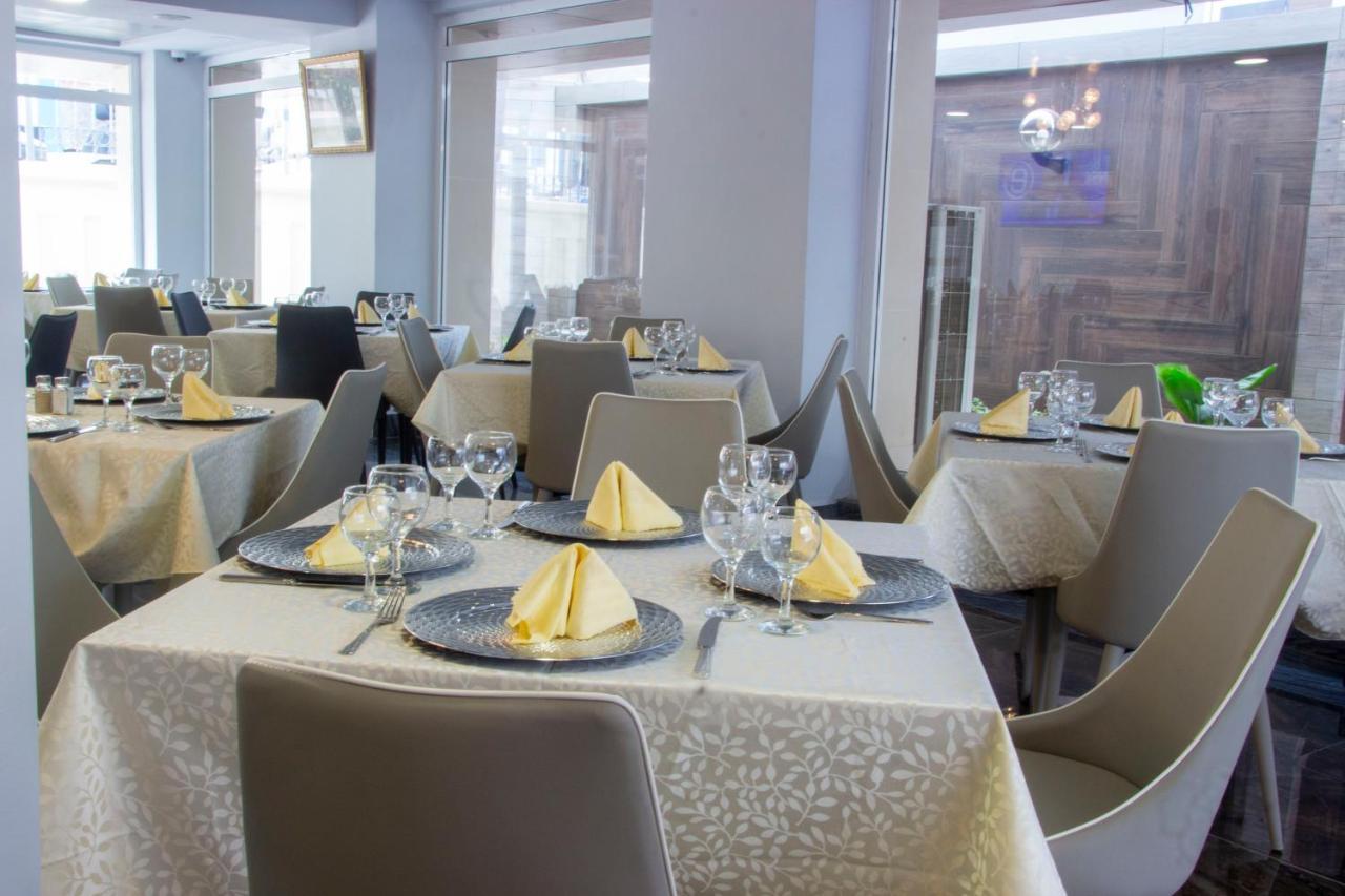 Suita Hotel Yaounde Bagian luar foto