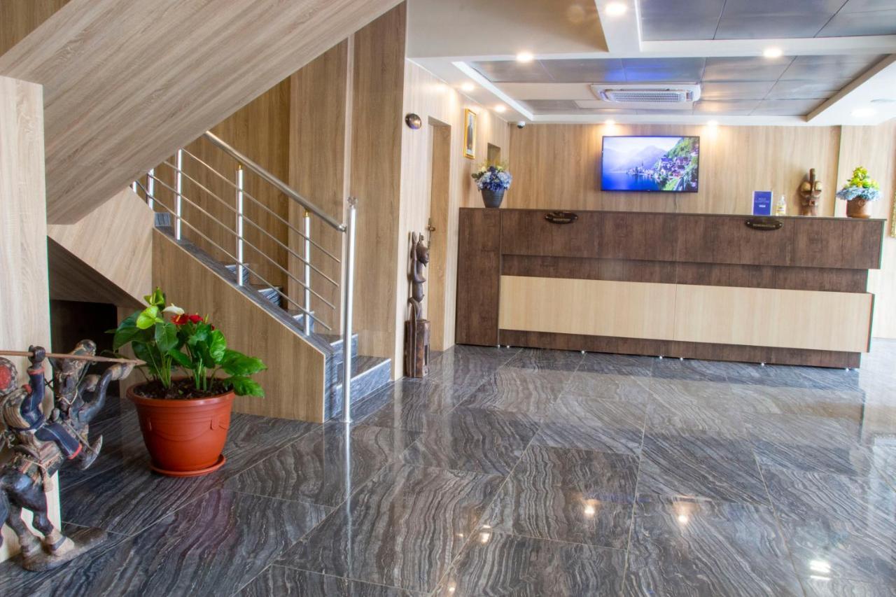 Suita Hotel Yaounde Bagian luar foto