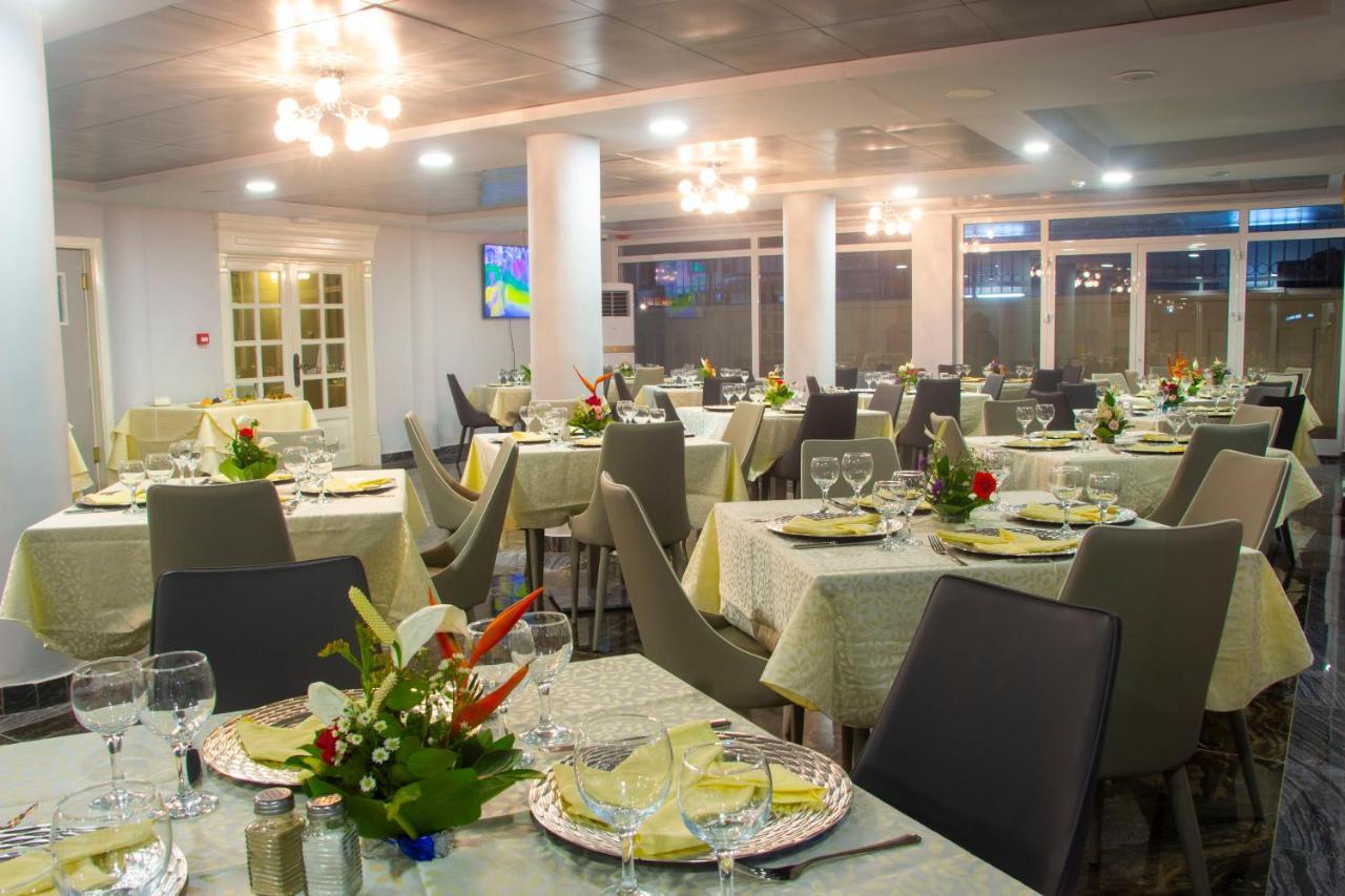 Suita Hotel Yaounde Bagian luar foto