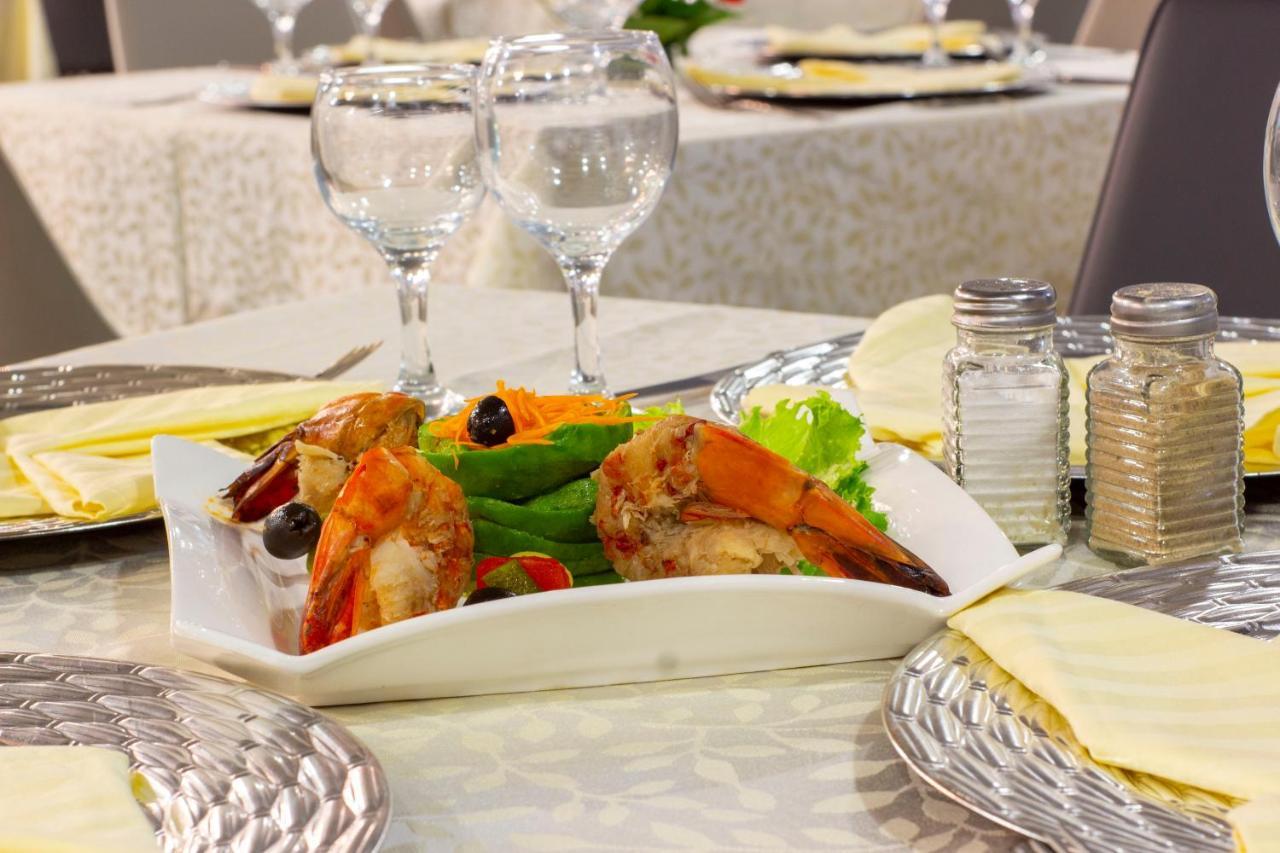 Suita Hotel Yaounde Bagian luar foto